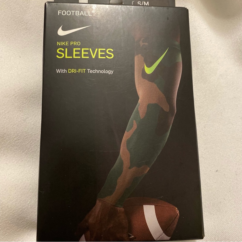 NIKE PRO SLEEVES W/DRI-FIT TECHNOLOGY SIZE S/M - Picture 2 of 5